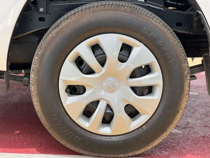 Новый Toyota Hilux Extra Cab VIII Рестайлинг, 2.4 л, 2025 в Дубае от My Way Motors Белый цвет. Other | AUTO.AE