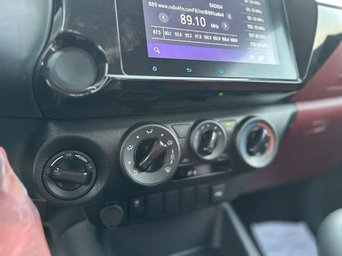 Новый Toyota Hilux Extra Cab VIII Рестайлинг, 2.4 л, 2025 в Дубае от Pegasus Automobile Белый цвет. GCC | AUTO.AE