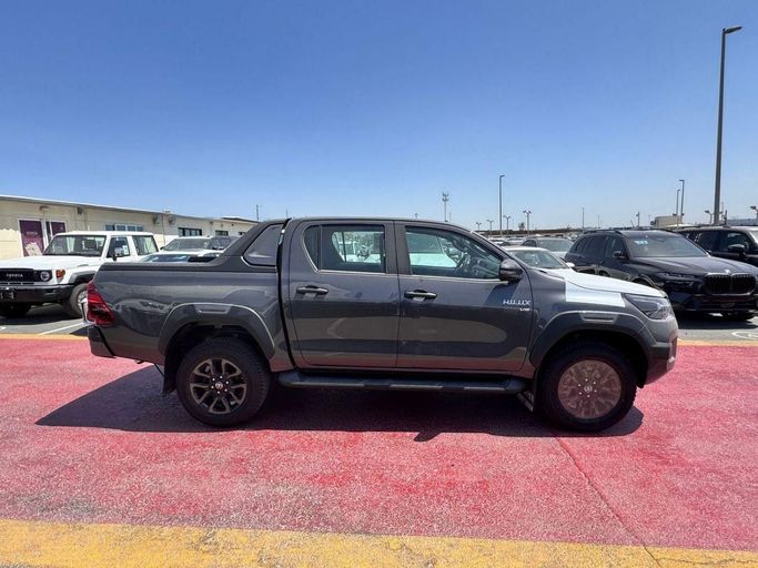 Новый Toyota Hilux VIII Рестайлинг, 4.0 л, 2025 в Дубае от Allied Motors Серый цвет. GCC | AUTO.AE