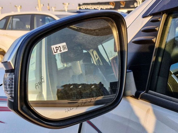 Новый Toyota Hilux VIII Рестайлинг, 2.4 л, 2025 в Дубае от Allied Motors Белый цвет. GCC | AUTO.AE