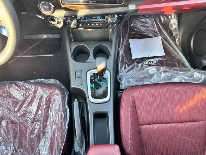 Новый Toyota Hilux VIII Рестайлинг, 2.8 л, 2025 в Дубае от Allied Motors Белый цвет. GCC | AUTO.AE