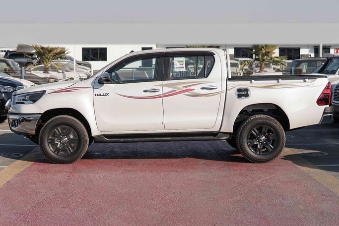 Новый Toyota Hilux VIII Рестайлинг, 2.8 л, 2025 в Дубае от Allied Motors Белый цвет. GCC | AUTO.AE