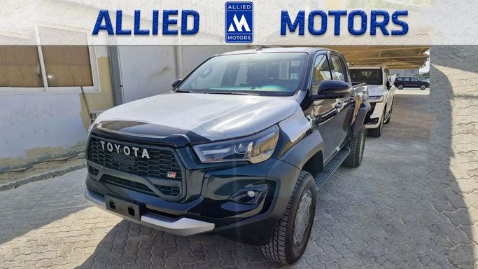 Новый Toyota Hilux VIII Рестайлинг, 4.0 л, 2025 в Дубае от Allied Motors Черный цвет. GCC | AUTO.AE