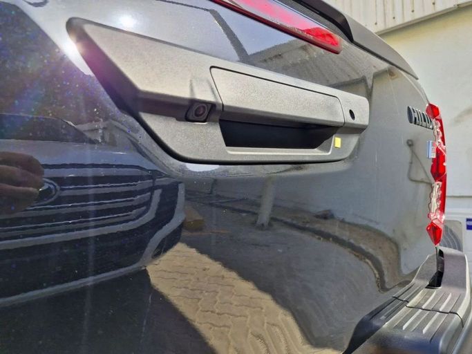 Новый Toyota Hilux VIII Рестайлинг, 4.0 л, 2025 в Дубае от Allied Motors Черный цвет. GCC | AUTO.AE