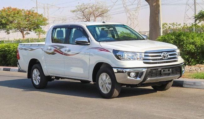 Новый Toyota Hilux VIII Рестайлинг, 2.7 л, 2025 в Дубае от Segrex Auto Белый цвет. GCC | AUTO.AE