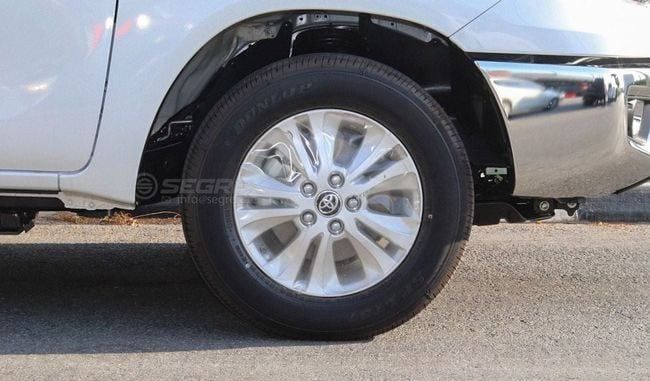 Новый Toyota Hilux VIII Рестайлинг, 2.7 л, 2025 в Дубае от Segrex Auto Белый цвет. GCC | AUTO.AE