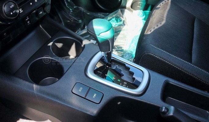 Новый Toyota Hilux VIII Рестайлинг, 2.7 л, 2025 в Дубае от Segrex Auto Черный цвет. GCC | AUTO.AE