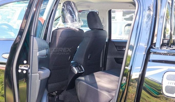 Новый Toyota Hilux VIII Рестайлинг, 2.7 л, 2025 в Дубае от Segrex Auto Черный цвет. GCC | AUTO.AE