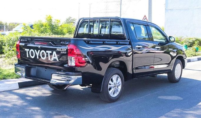 Новый Toyota Hilux VIII Рестайлинг 2, 2.7 л, 2025 в Дубае от Segrex Auto Черный цвет. GCC | AUTO.AE