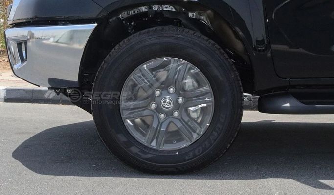 Новый Toyota Hilux VIII Рестайлинг 2, 2.7 л, 2025 в Дубае от Segrex Auto Черный цвет. GCC | AUTO.AE