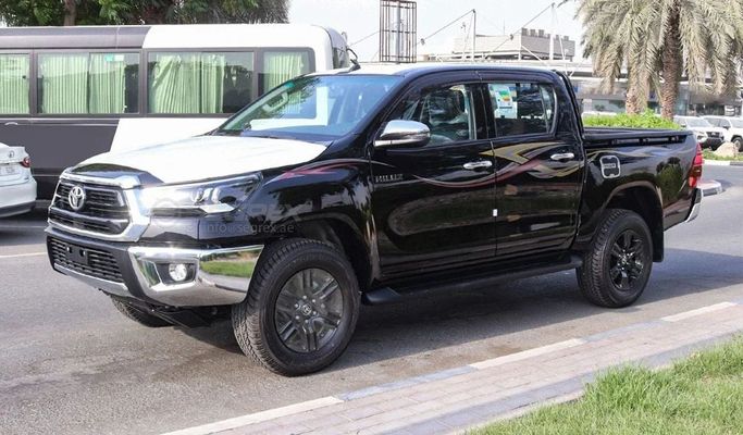 Новый Toyota Hilux VIII Рестайлинг, 2.7 л, 2025 в Дубае от Segrex Auto Черный цвет. GCC | AUTO.AE