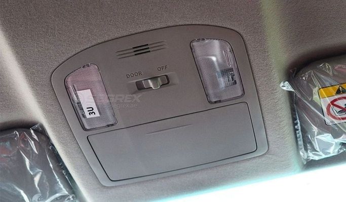 Новый Toyota Hilux VIII Рестайлинг, 2.7 л, 2025 в Дубае от Segrex Auto Белый цвет. GCC | AUTO.AE