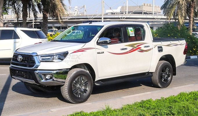 Новый Toyota Hilux VIII Рестайлинг, 2.7 л, 2025 в Дубае от Segrex Auto Белый цвет. GCC | AUTO.AE