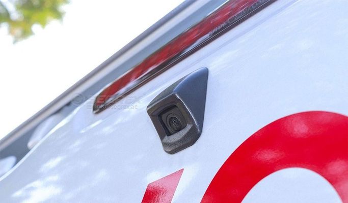 Новый Toyota Hilux VIII Рестайлинг, 2.7 л, 2025 в Дубае от Segrex Auto Белый цвет. GCC | AUTO.AE