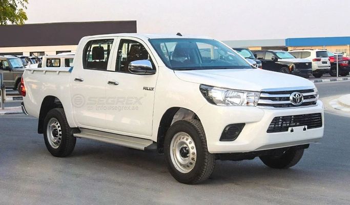 Новый Toyota Hilux VIII Рестайлинг, 2.7 л, 2025 в Дубае от Segrex Auto Белый цвет. GCC | AUTO.AE
