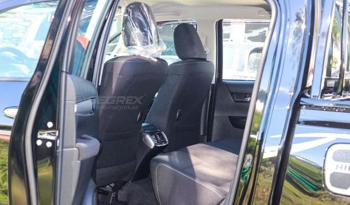 Новый Toyota Hilux VIII Рестайлинг, 2.7 л, 2025 в Дубае от Segrex Auto Черный цвет. GCC | AUTO.AE