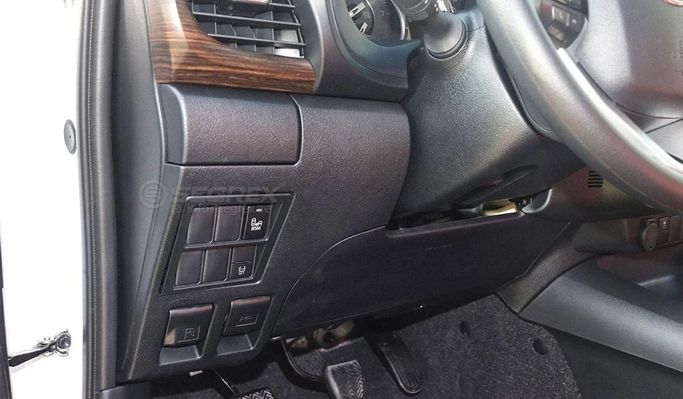 Новый Toyota Hilux VIII Рестайлинг, 2.7 л, 2025 в Дубае от Segrex Auto Белый цвет. GCC | AUTO.AE