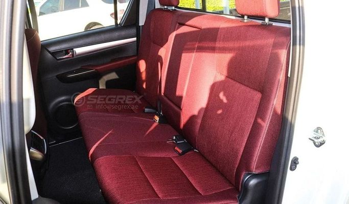 Новый Toyota Hilux VIII Рестайлинг, 2.7 л, 2025 в Дубае от Segrex Auto Белый цвет. GCC | AUTO.AE