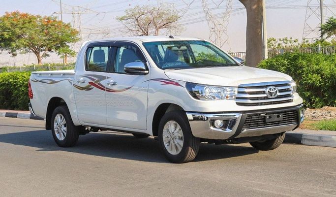 New Toyota Hilux VIII Facelift 2, 2.7 l, 2025 in Dubai by Segrex Auto, White color. GCC Specs | AUTO.AE