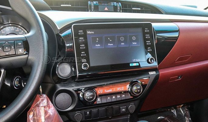 New Toyota Hilux VIII Facelift 2, 2.7 l, 2025 in Dubai by Segrex Auto, White color. GCC Specs | AUTO.AE