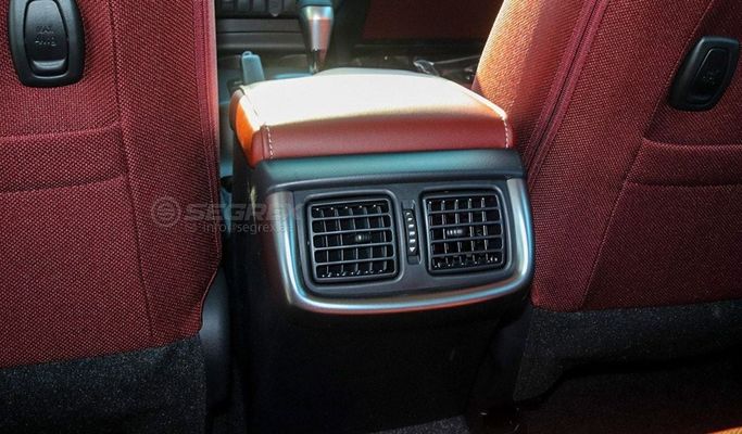 New Toyota Hilux VIII Facelift 2, 2.7 l, 2025 in Dubai by Segrex Auto, White color. GCC Specs | AUTO.AE