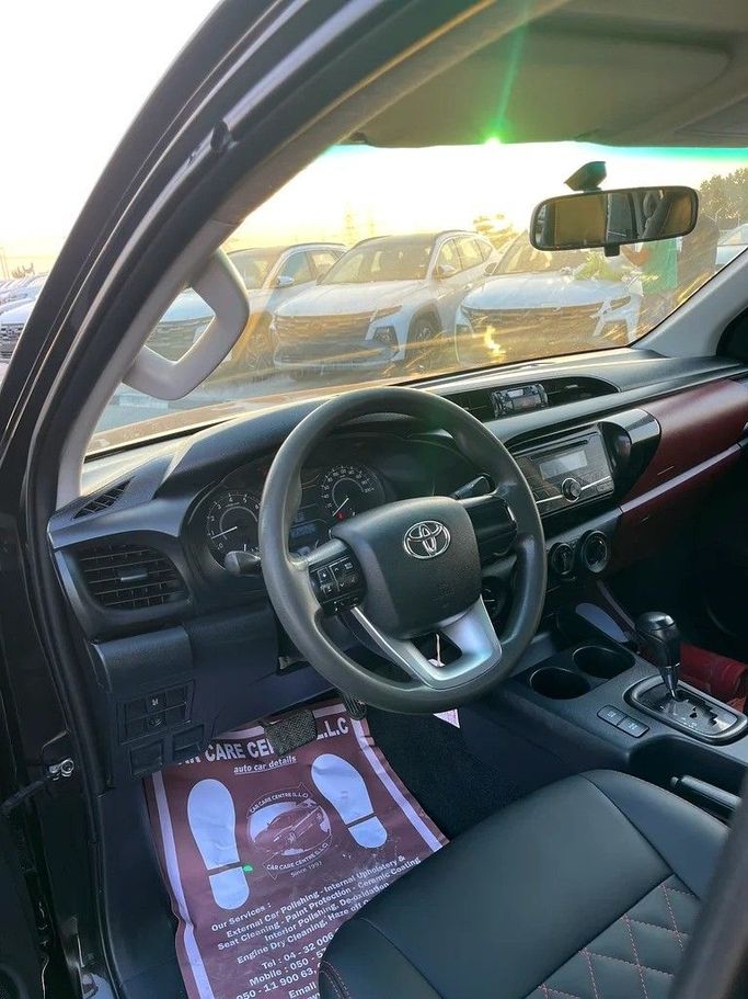 Подержанный Toyota Hilux VIII, 2.7 л, 2019 в Дубае от Shalimar Черный цвет. GCC | AUTO.AE