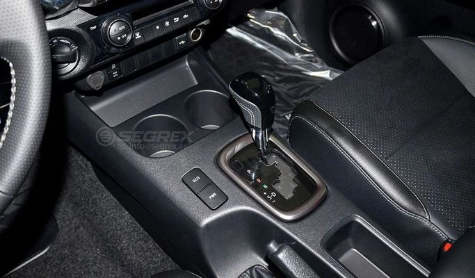 Новый Toyota Hilux VIII Рестайлинг, 4.0 л, 2025 в Дубае от Segrex Auto Белый цвет. GCC | AUTO.AE