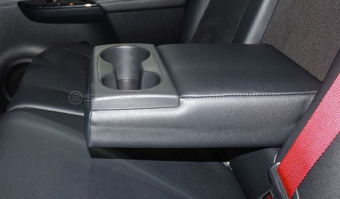 Новый Toyota Hilux VIII Рестайлинг, 4.0 л, 2025 в Дубае от Segrex Auto Белый цвет. GCC | AUTO.AE