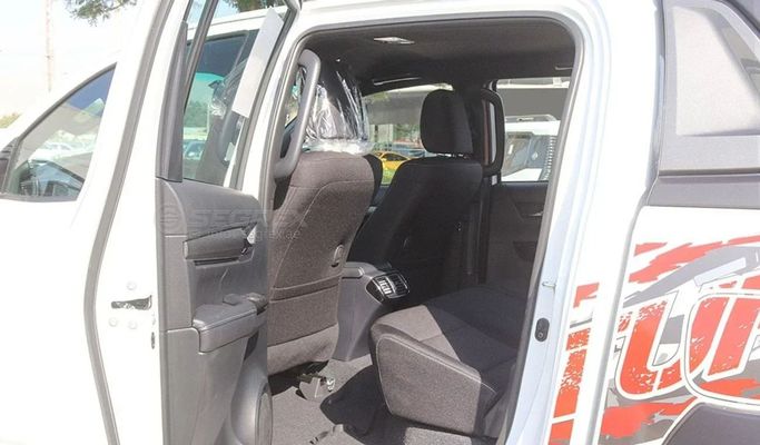 Новый Toyota Hilux VIII Рестайлинг, 4.0 л, 2025 в Дубае от Segrex Auto Белый цвет. GCC | AUTO.AE