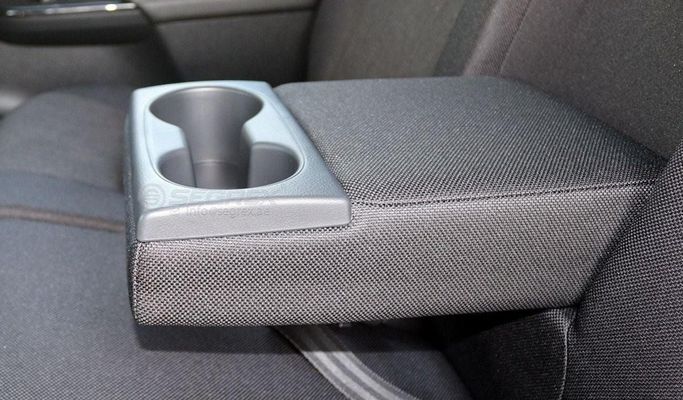 Новый Toyota Hilux VIII Рестайлинг, 4.0 л, 2025 в Дубае от Segrex Auto Белый цвет. GCC | AUTO.AE