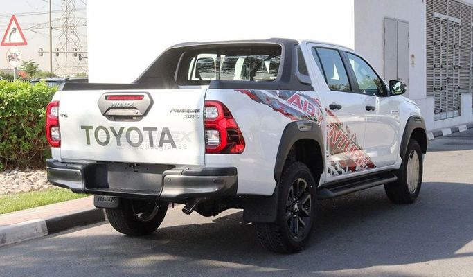 Новый Toyota Hilux VIII Рестайлинг, 4.0 л, 2025 в Дубае от Segrex Auto Белый цвет. GCC | AUTO.AE