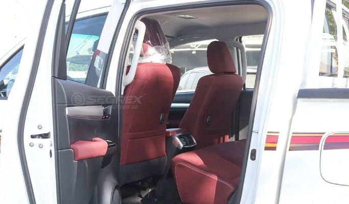 Новый Toyota Hilux VIII Рестайлинг, 2.7 л, 2025 в Дубае от Segrex Auto Белый цвет. GCC | AUTO.AE
