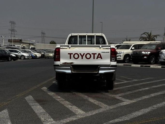 New Toyota Hilux VIII, 2.7 l, 2025 in Dubai by World Center Motors FZE, White color. GCC Specs | AUTO.AE