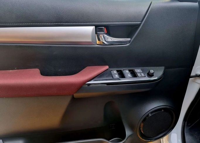 New Toyota Hilux VIII, 4.0 l, 2025 in Dubai by World Center Motors FZE, White color. GCC Specs | AUTO.AE