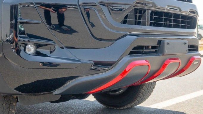 Новый Toyota Hilux VIII, 4.0 л, 2025 в Дубае от World Center Motors FZE Черный цвет. GCC | AUTO.AE