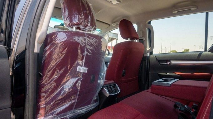 Новый Toyota Hilux VIII, 4.0 л, 2025 в Дубае от World Center Motors FZE Черный цвет. GCC | AUTO.AE