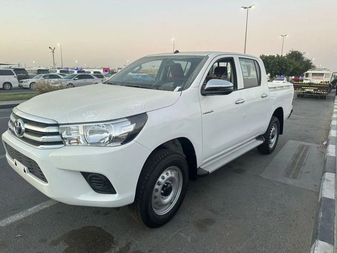 Новый Toyota Hilux VIII, 2.7 л, 2025 в Дубае от World Center Motors FZE Белый цвет. GCC | AUTO.AE