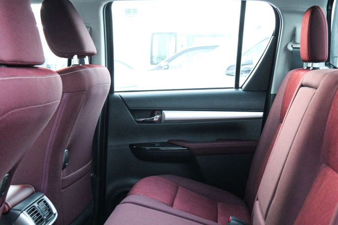 Новый Toyota Hilux VIII, 2.7 л, 2025 в Дубае от Atlantic Motors FZCO Белый цвет.  | AUTO.AE