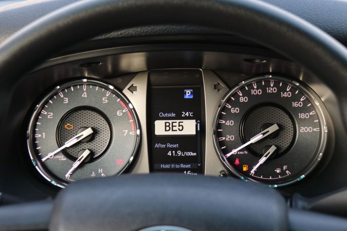 Новый Toyota Hilux VIII, 2.7 л, 2025 в Дубае от Atlantic Motors FZCO Белый цвет.  | AUTO.AE