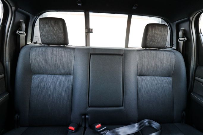 Новый Toyota Hilux VIII Рестайлинг, 4.0 л, 2025 в Дубае от Atlantic Motors FZCO Черный цвет.  | AUTO.AE