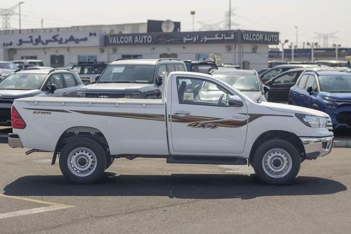 Новый Toyota Hilux VIII, 2.7 л, 2025 в Дубае от Al Rawnaq Motors  Белый цвет. GCC | AUTO.AE