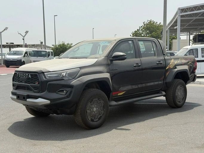 Новый Toyota Hilux VIII Рестайлинг, 4.0 л, 2025 в Дубае от Al Rawnaq Motors  Черный цвет. GCC | AUTO.AE