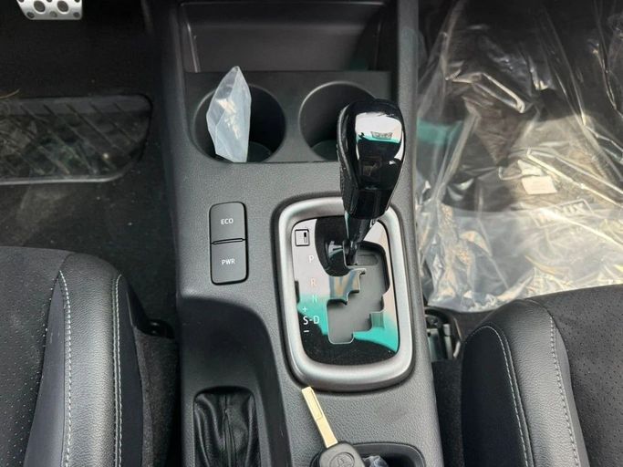 Новый Toyota Hilux VIII Рестайлинг, 4.0 л, 2025 в Дубае от Al Rawnaq Motors  Черный цвет. GCC | AUTO.AE