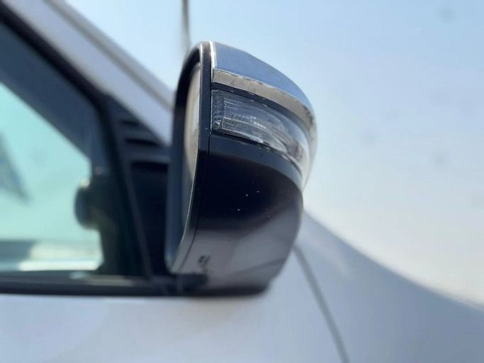 New Toyota Hilux VIII Facelift, 2.7 l, 2025 in Dubai by Al Rawnaq Motors , White color. GCC Specs | AUTO.AE