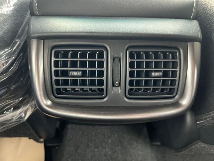 Новый Toyota Hilux VIII Рестайлинг, 4.0 л, 2025 в Дубае от Al Rawnaq Motors  Белый цвет. GCC | AUTO.AE