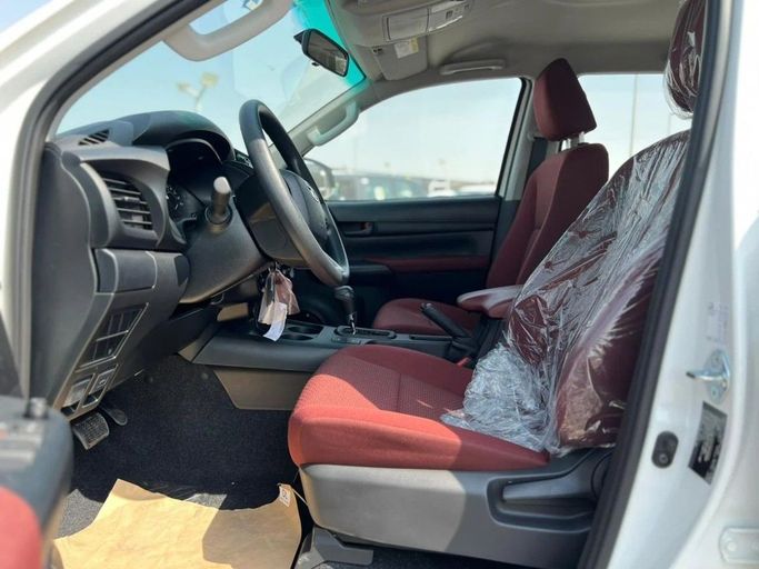 Новый Toyota Hilux VIII, 2.7 л, 2025 в Дубае от Al Rawnaq Motors  Белый цвет. GCC | AUTO.AE