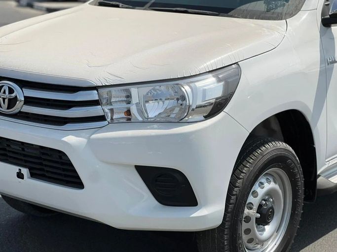 Новый Toyota Hilux VIII, 2.7 л, 2025 в Дубае от Al Rawnaq Motors  Белый цвет. GCC | AUTO.AE