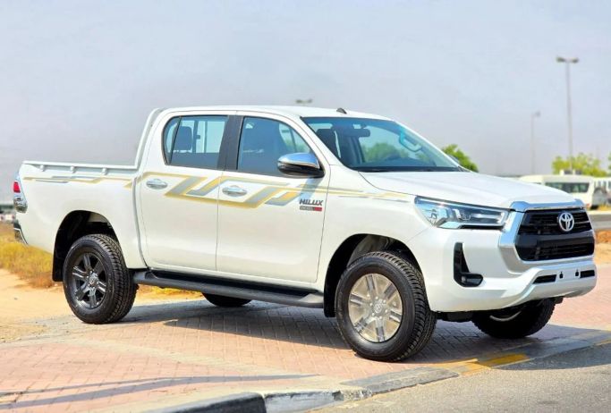 جديدة Toyota Hilux فيس ليفت الثامن, 2.4 l, 2025 في في دبي من Gulzar Motors FZE، اللون أبيض. مواصفات الخليج | AUTO.AE | إعلان #229736