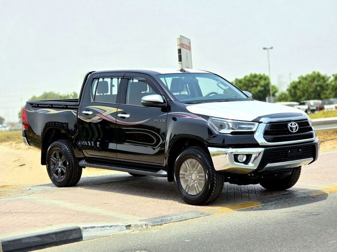Новый Toyota Hilux VIII Рестайлинг, 2.7 л, 2025 в Дубае от Gulzar Motors FZE Черный цвет. GCC | AUTO.AE