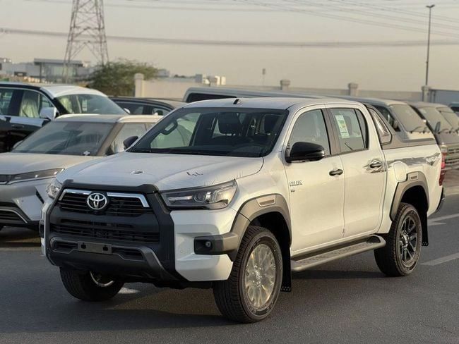 جديدة Toyota Hilux شد الوجه الثامن, 2.7 l, 2025 في في دبي من Rimal Motors FZE، اللون أبيض. مواصفات الخليج | AUTO.AE